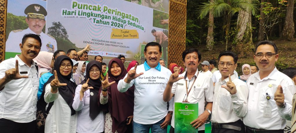 DLHK Jateng Berikan Penghargaan Adiwiyata Kepada 16 Sekolah di Kabupaten&nbsp;Magelang