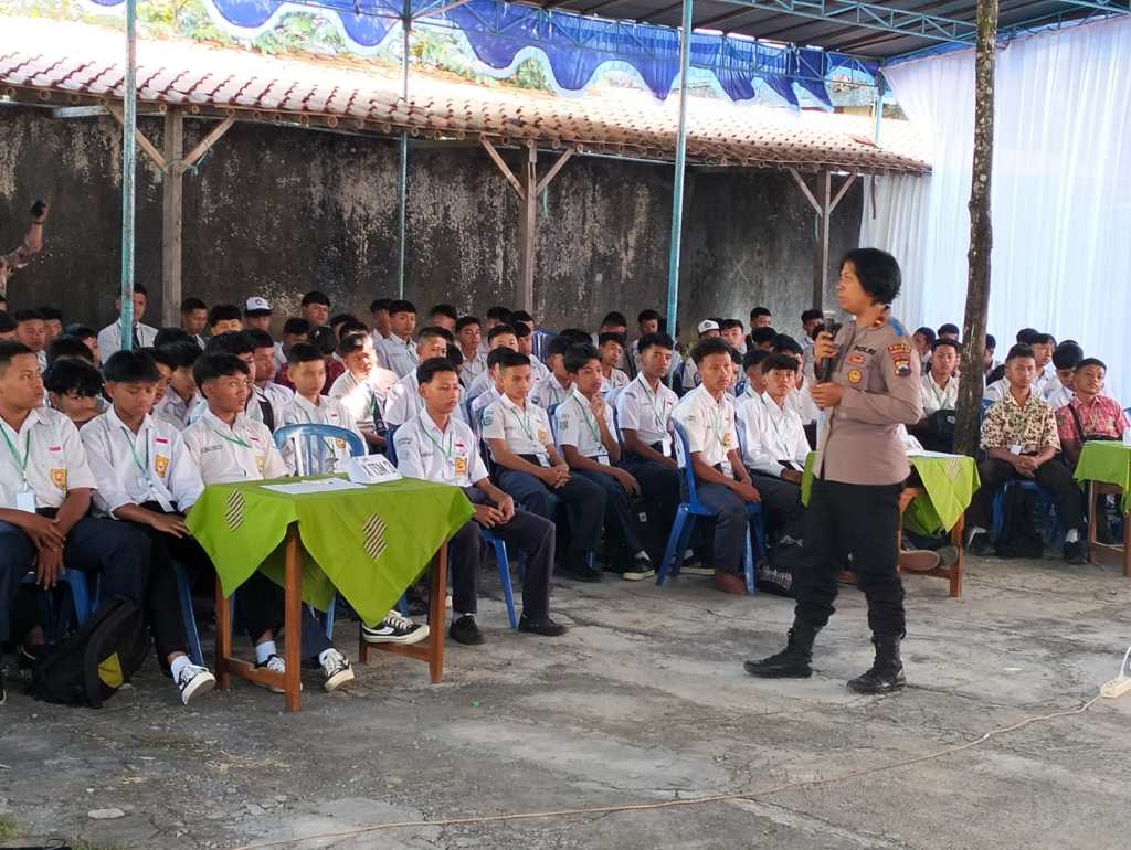 Polres Magelang Kota Sosialisasikan Operasi Patuh Candi kepada Pelajar
