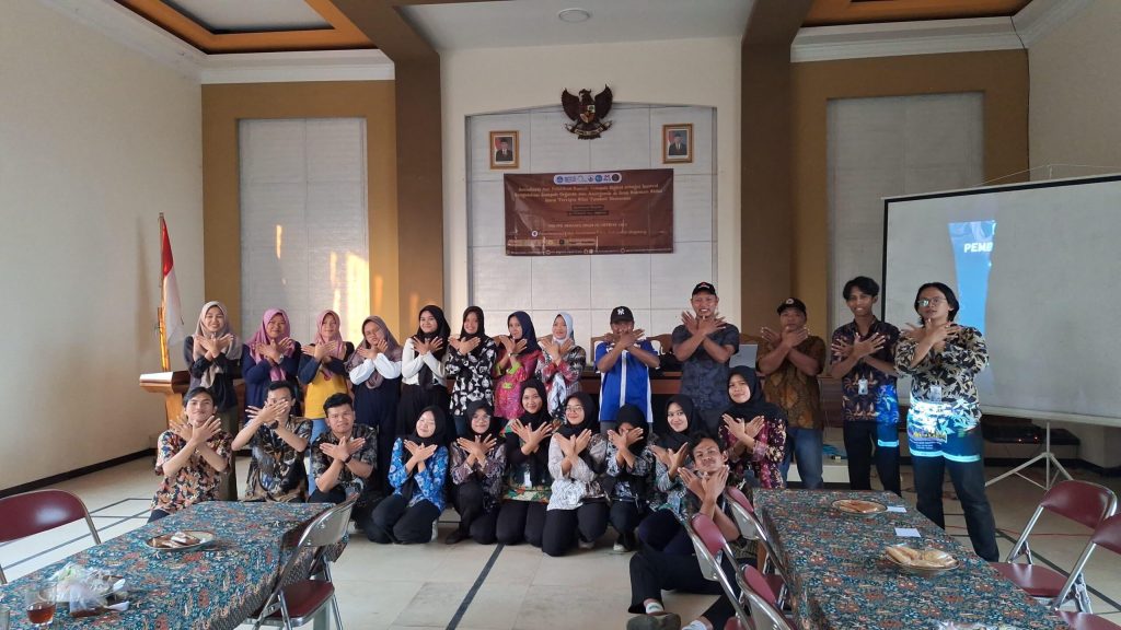 Sistemasi Pengelolaan Sampah, PPKO HMJM FE Untidar Bentuk Nawasena Kemala di Pakis&nbsp;Magelang