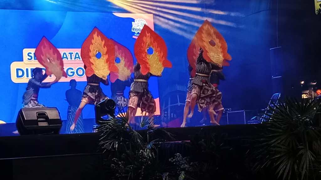 Pertunjukan Tari Kolosal Diponegoro Warnai Upacara Pembukaan Pasar Raya Magelang&nbsp;2024